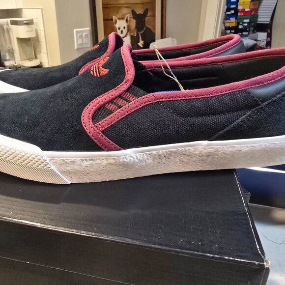 Adidas Shmoofoil Skateboarding Shoes - Core Black / Shadow Red JQ1044 Mens 10.5 - Picture 6 of 16